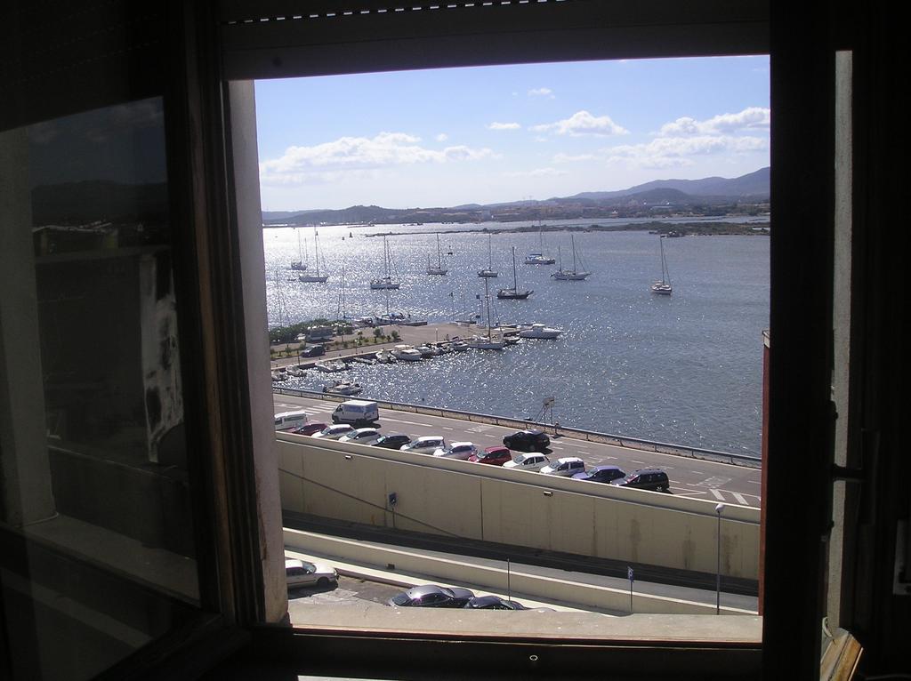 Via Genova Apartment Olbia Szoba fotó