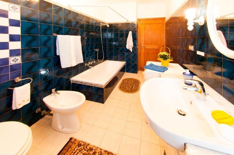 Via Genova Apartment Olbia Kültér fotó